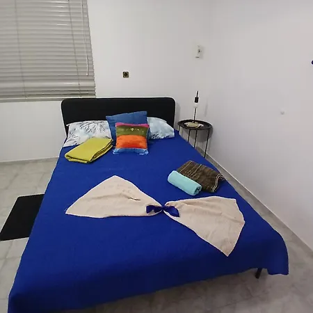 Moradia Maria Do Ceu Nyaraló Vieira de Leiria